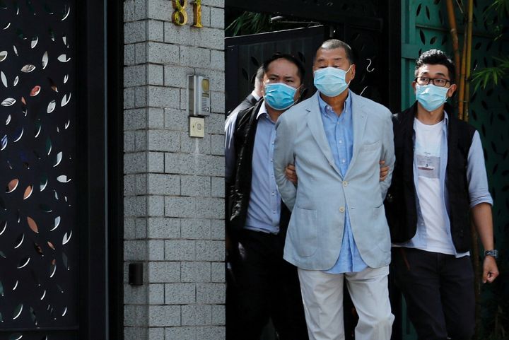 香港国家安全維持法違反容疑で逮捕された黎智英氏＝2020年8月10日、香港