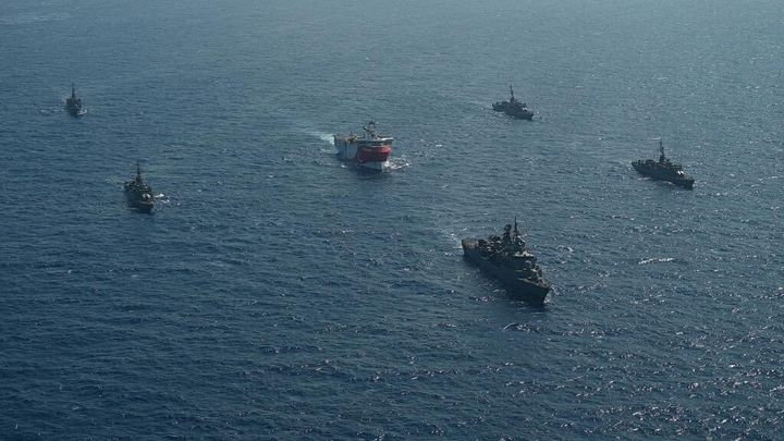 Το Ορούτς Ρέις και η συνοδεία του, στην Αν. Μεσόγειο, την 10η Αυγούστου (Photo by Ministry of National Defense/Anadolu Agency via Getty Images).