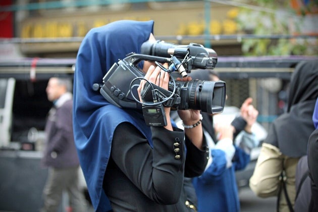 Storia e storie dell’Iran e i tormenti di una ragazza ribelle Storia e storie dell’Iran e i tormenti di una ragazza ribelle