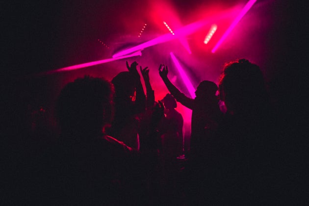 Positiva al Covid in discoteca: 11 persone finiscono in quarantena in Versilia Positiva al Covid in discoteca: 11 persone finiscono in quarantena in Versilia