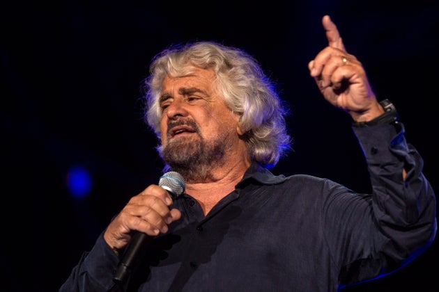 Banda larga, Beppe Grillo vuole dividere in due Tim. Spinge per l Banda larga, Beppe Grillo vuole dividere in due Tim. Spinge per l