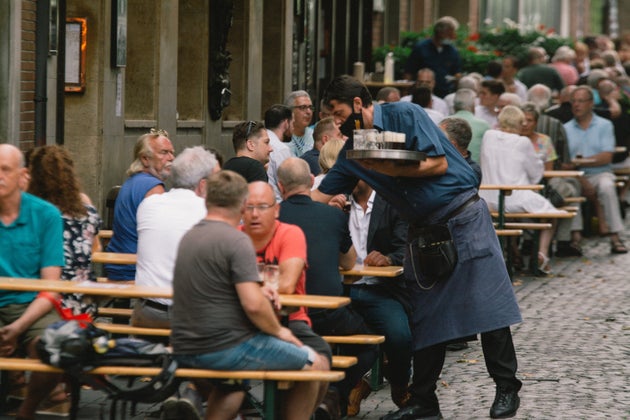 Coronavirus, continuano a crescere in modo esponenziale i nuovi contagi in Germania