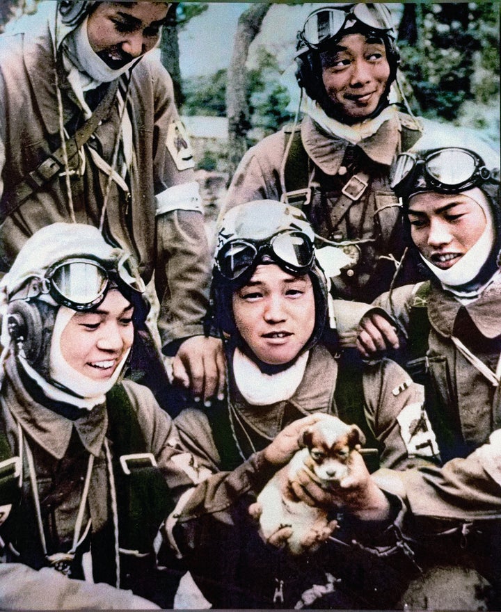 終戦から75年 戦争は 過去 ではない 人工知能でカラー化された写真は訴える 画像集 ハフポスト