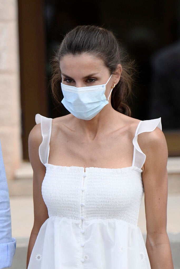 El vestido blanco de Letizia: inusual para la reina, tendencia entre las  'influencers' | El HuffPost Life