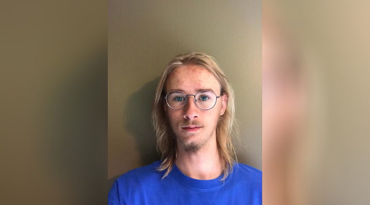 Zachary Lacroix, un étudiant de deuxième année à l'Université de Calgary, souligne aimer la flexibilité de l'apprentissage en ligne.