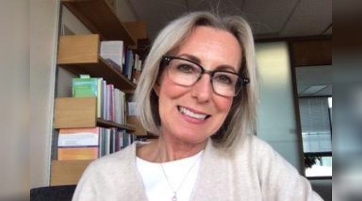 Heather Kanuka est professeure à l'Université de l'Alberta. Selon elle, il est primordial que les étudiants investissent dans leur propre apprentissage.