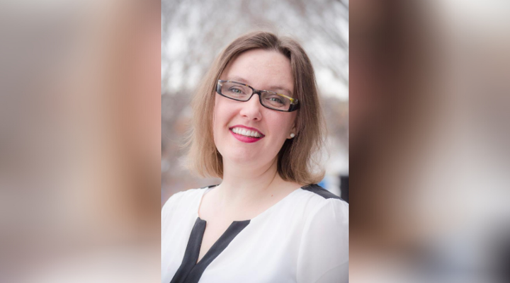 Carrie Demmans Epp enseigne l'informatique à l'Université de l'Alberta. Elle tente de fournir des options flexibles aux étudiants pour les cours en ligne.