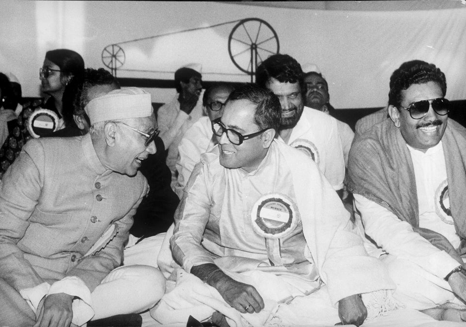Prakash Mehrotra, Pranab Mukherjee, Janbhuvant Rao Dhote and Gundu Rao among others at the convention...