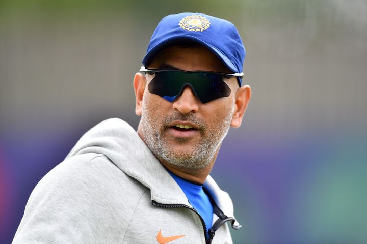 India's MS Dhoni attends a training session at the Rose Bowl in Southampton, southern England, on June 20, 2019, ahead of their 2019 World Cup cricket match against Afghanistan. (Photo by Saeed KHAN / AFP) (Photo credit should read SAEED KHAN/AFP via Getty Images)