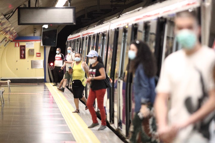 MADRID, ESPAÑA - 22 JUNIO: Pasajeros en el Metro de Madrid. (Photo by Eduardo Parra/Europa Press via Getty Images) (Photo by Europa Press News/Europa Press via Getty Images)