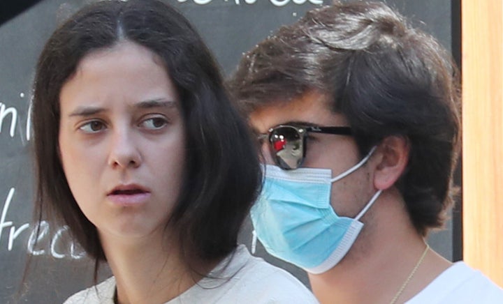 Victoria Federica de Marichalar y Jorge Bárcenas por las calles de Madrid en julio de 2020.