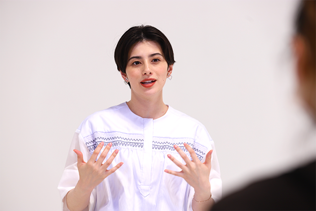 どうせ自分が何かしたところで と思ってませんか ホラン千秋が語る環境への想い ハフポスト 特集 どうせ自分が何かしたところで と思ってませんか ホラン千秋が語る環境への想い ハフポスト 特集