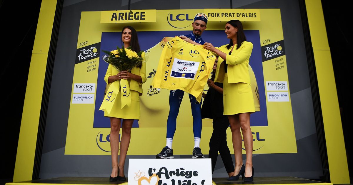 Tour De France Il N Y Aura Plus Deux Hotesses Sur Les Podiums Le Huffpost