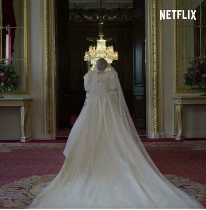 Emma Corrin como Diana de Gales en 'The Crown'.