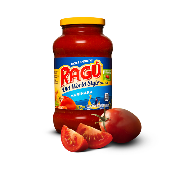 A jar of Ragu's "old world style" marinara sauce.