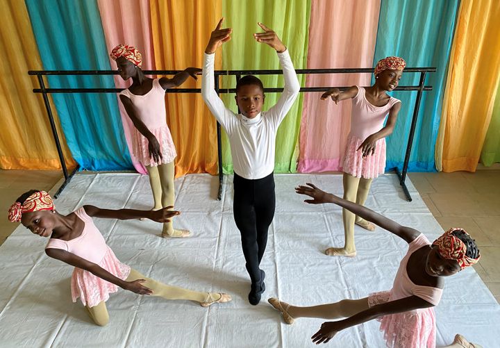 Ο Αντονι είναι ένας από τους 12 μαθητές της σχολής χορού Leap of Dance Academy στο Λάγος της Νιγηρίας.