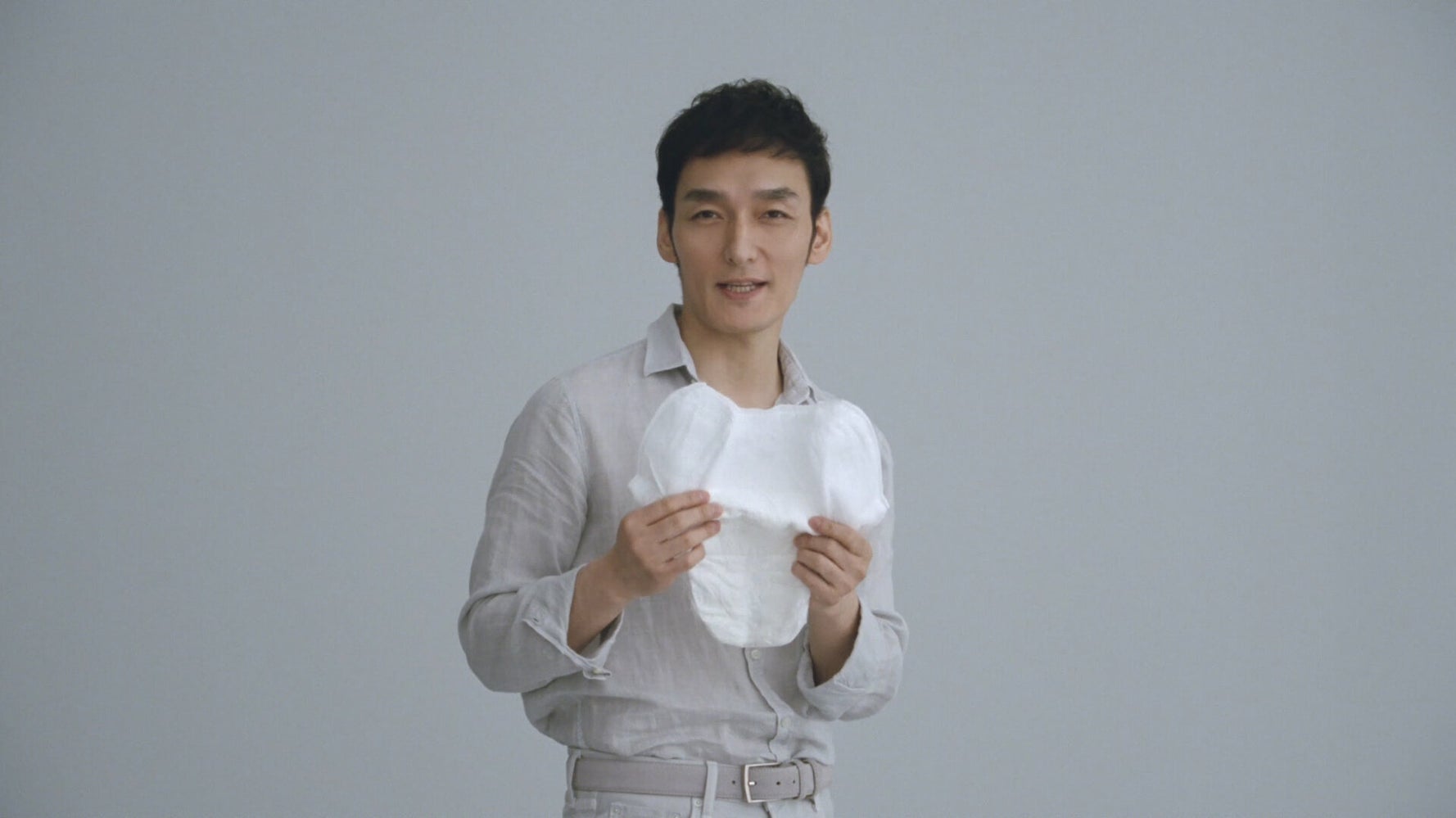 草なぎ剛さん 大人用紙オムツ アテント のcmキャラに 驚きましたが納得です と反響 ハフポスト 草なぎ剛さん 大人用紙オムツ アテント のcmキャラに 驚きましたが納得です と反響 ハフポスト