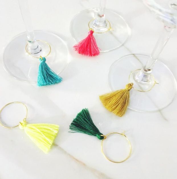 Set of 4 P467 New Cute Rainbow Cupcake Candy Hear Love Pineapple Wine Charms Glass Marker for Party with Velvet Bag 