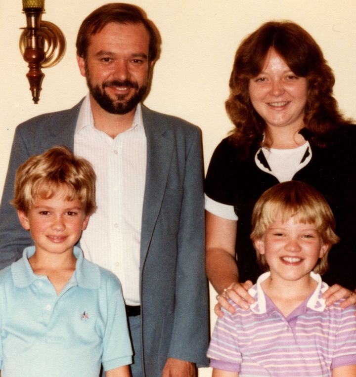 The author (lower left) with his dad and his sisters, Michelle (upper right) and Erika, in 1984
