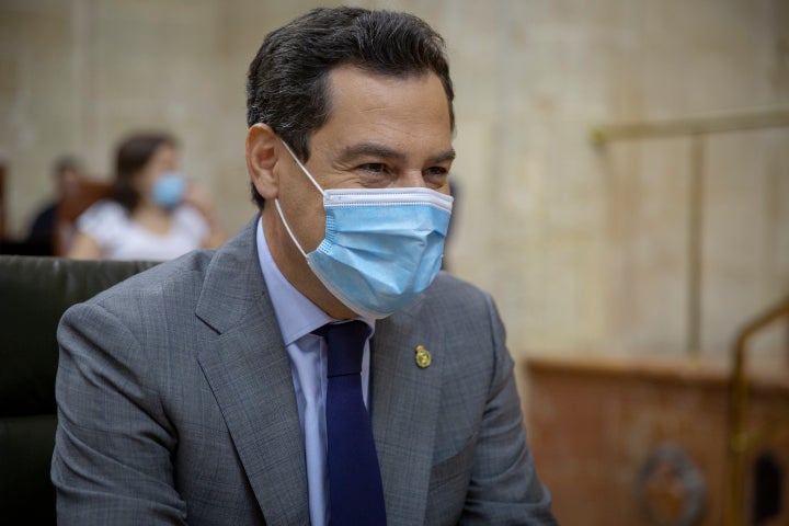 El presidente de la Junta de Andalucía, Juanma Moreno, en una sesión del Parlamento de Andalucía, en Sevilla, en junio.