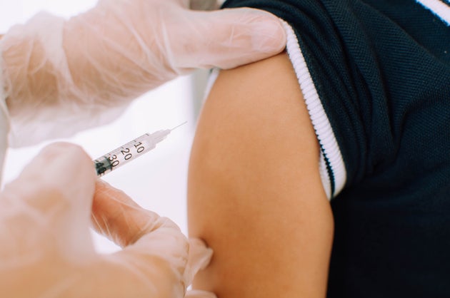 Vaccini antinfluenzali, Gallera: pronti 5mila medici e 700 spazi. Si parte a metà ottobre Vaccini antinfluenzali, Gallera: pronti 5mila medici e 700 spazi. Si parte a metà ottobre