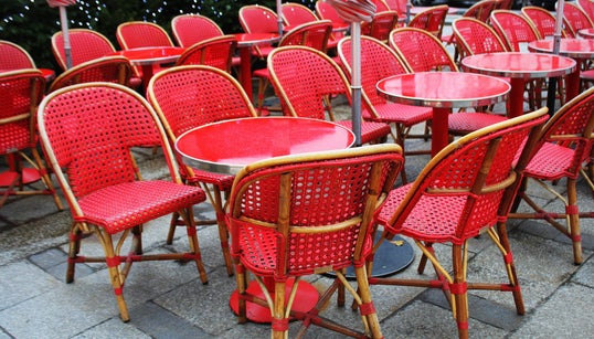 La fermeture des bars et restos à 23h à Paris n’est “pas