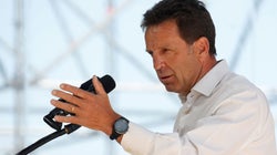 Le patron du Medef a jugé “un peu brutale” la décision sur les masques en