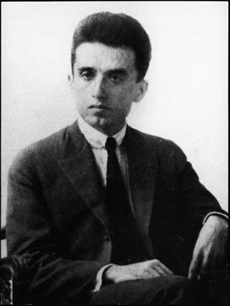 Ο Κώστας Καρυωτάκης το 1928.
