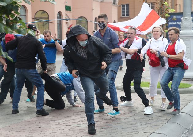 Λευκορωσία: Συλλήφθηκαν τουλάχιστον 125 διαδηλωτές - Ανακλήθηκε η ξένη διαπίστευση