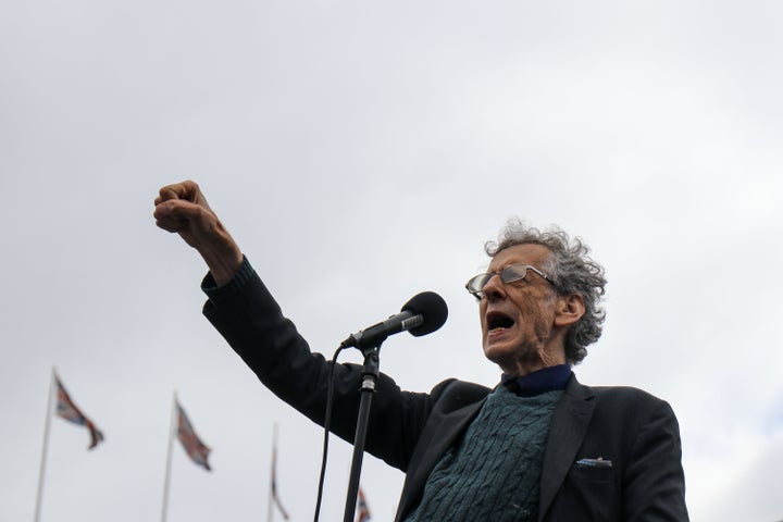 <strong>Piers Corbyn (brother of former Labour leader Jeremy Corbyn) addresses thousands of Anti mask protesters gather at Tr