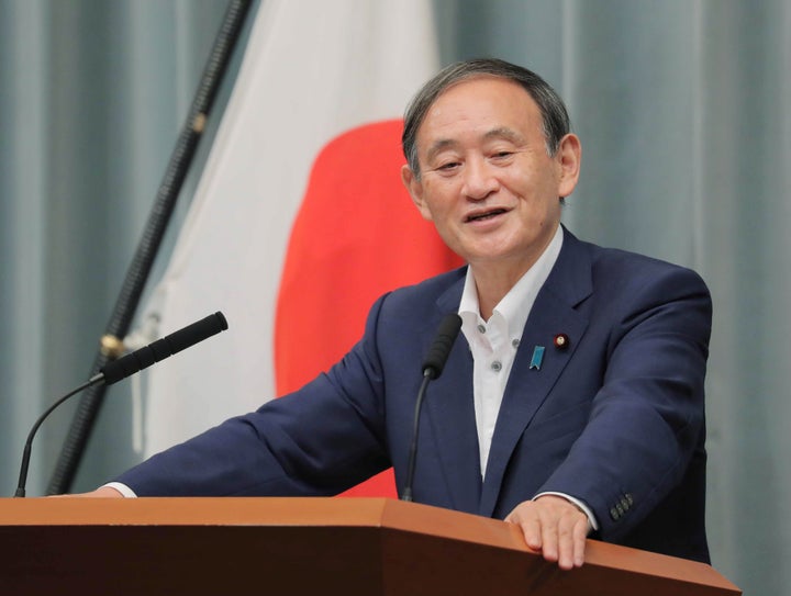 記者会見する菅義偉官房長官＝8月31日