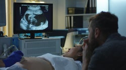 Δεν αυξάνει τον κίνδυνο για αυτισμό του παιδιού ο εμβολιασμός της εγκύου κατά της γρίπης