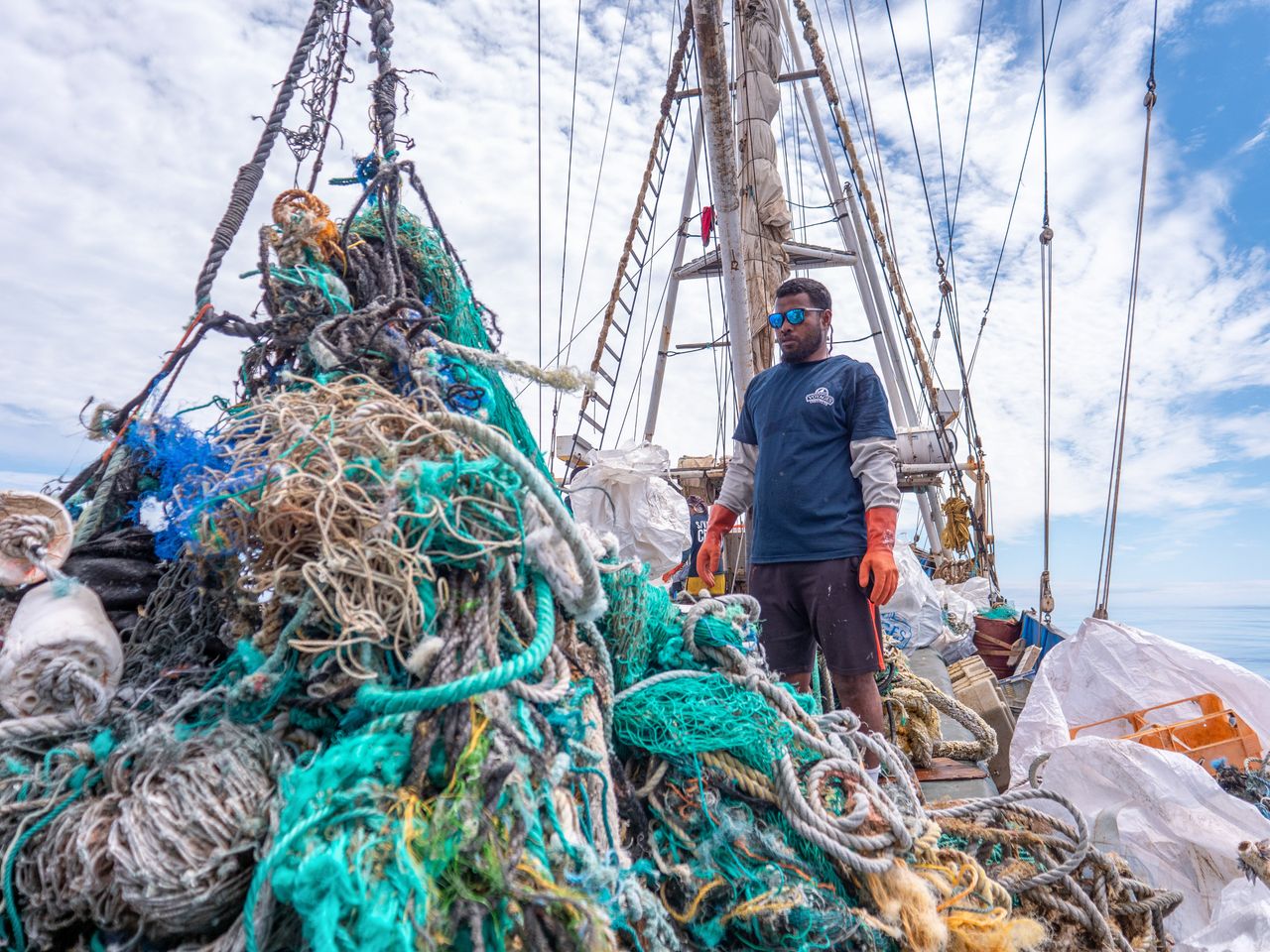 The Ocean Voyages Institute hopes to collect one million pounds of ocean waste by 2021.