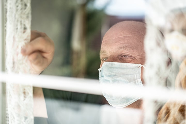 Pas question de compter sur l'immunité conférée par une première infection pour se soustraire aux mesures sanitaires lors d'une deuxième vague de COVID-19.