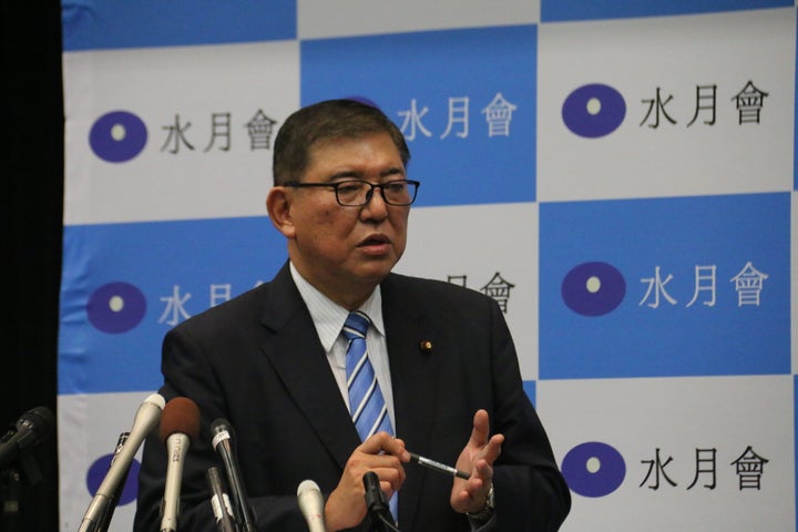 会見に臨む石破茂・元幹事長