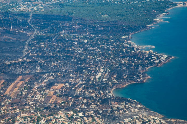 Αεροφωτογραφία μετά τη φωτιά στο Μάτι (Photo by Nicolas Economou/NurPhoto via Getty Images)