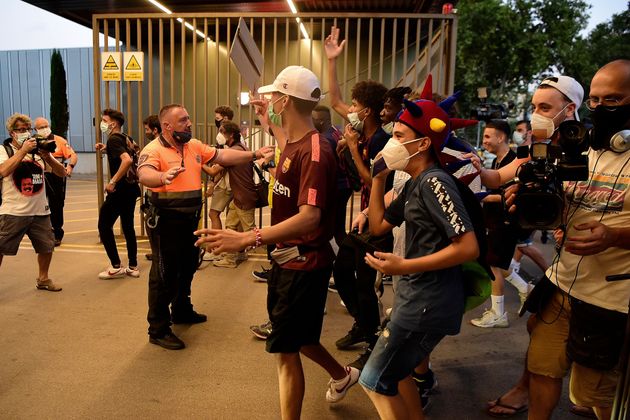 On August 26, FC Barcelona fans held a rally at the Camp Nou, protesting against the termination of the club's contract with Messi.