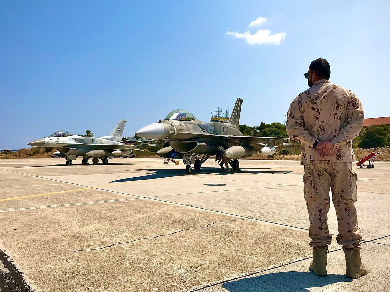 Μαχητικό των ΗΑΕ στη Σούδα στο πλαίσιο κοινής άσκησης με την ελληνική Πολεμική Αεροπορία. 27 Αυγούστου 2020. (Greek Defense Ministry via AP)