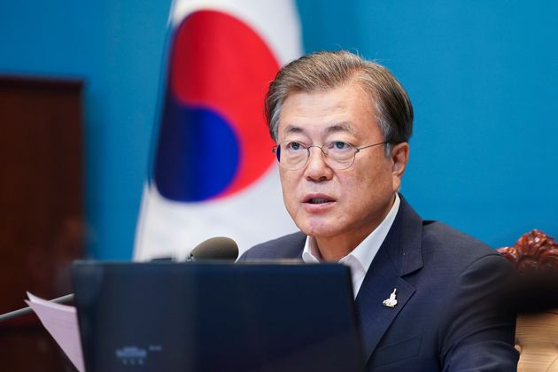 President Moon Jae-in is presiding in the Blue House Women's Room on the afternoon of the 7th.