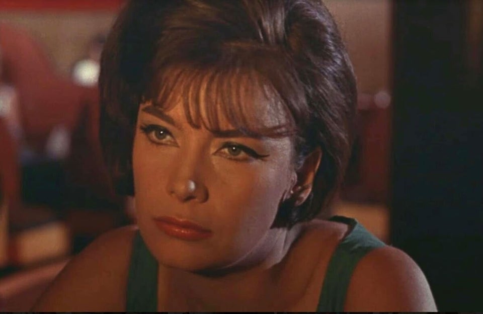 Τζένη Καρέζη