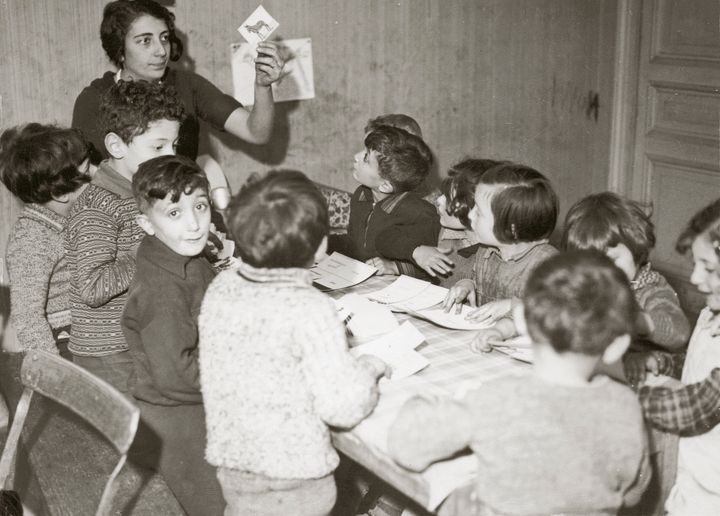 Παιδιά Εβραίων-πρόσφυγες στο Παρίσι, περίπου το 1935. 
