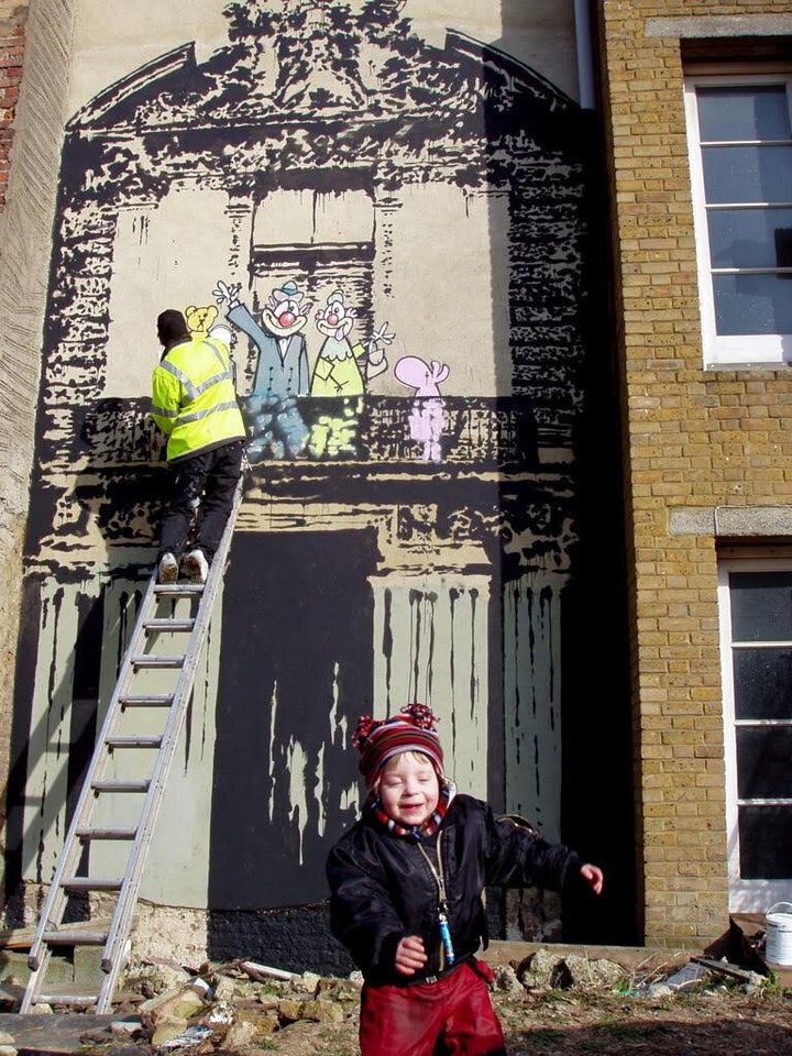 Banksy - Think Tank Bus Stop XL - GraffitiStreet