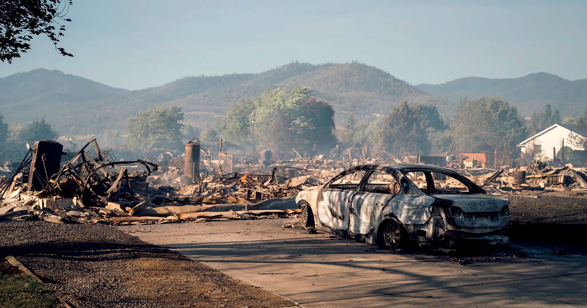 These Photos Show How Raging Wildfires Destroyed Us Towns 