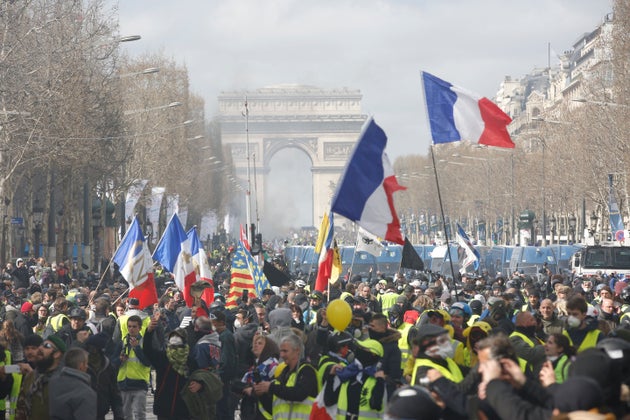 Les Manifestations De Gilets Jaunes Interdites Samedi Dans Ces Secteurs De Paris Le Huffpost