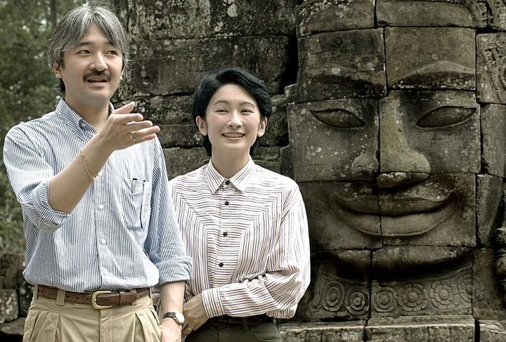 カンボジアを訪問した秋篠宮ご夫妻＝2001年6月