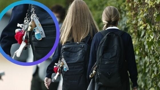 Estos son los adornos de la mochila de la infanta Sofía.