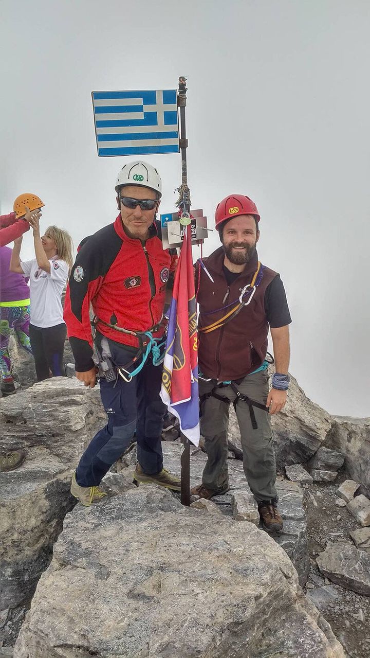Ο Λορέντζο Νεράντζης μαζί με τον Διευθυντή Εκπαίδευσης, Ζαφείρη Τρόμπακα, στην κορυφή του Μυτικα.