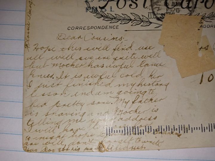 「100年前の消印」が押されたポストカード