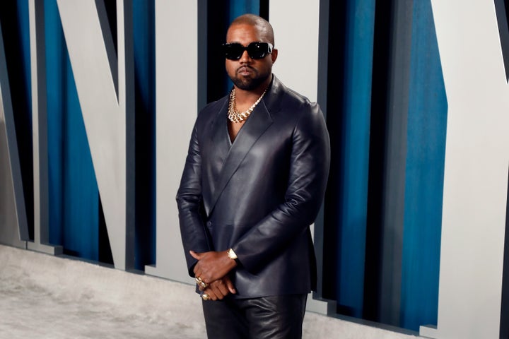 Kanye West, ici en février dernier à l'occasion d'une réception organisée en marge des Oscars, ne pourra pas se présenter dans plusieurs États lors de la présidentielle américaine de novembre 2020.