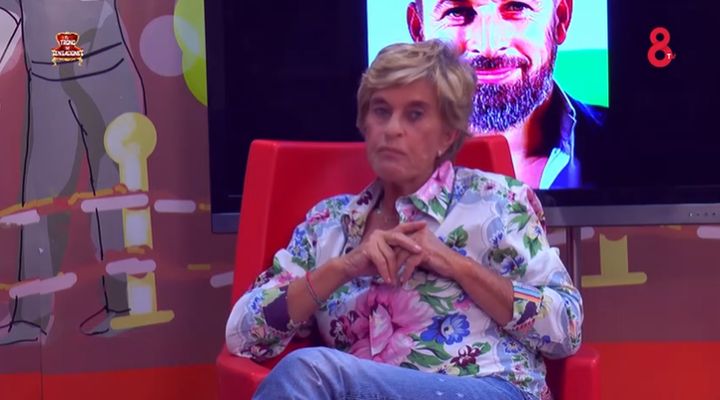 Chelo García Cortés en el Trono de sensaciones de 8TV. 